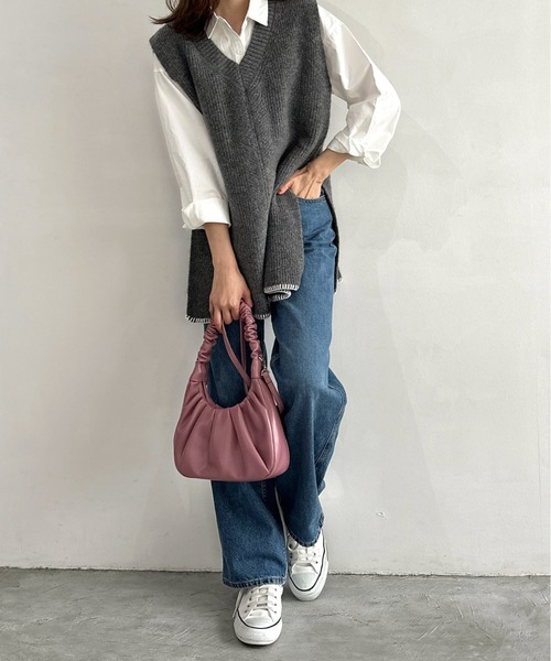 Olu.（オルドット）の「サイドスリットステッチニットベスト（ベスト・レディース・グレー系/ブラック/モカ・FREE）」の18枚目の写真