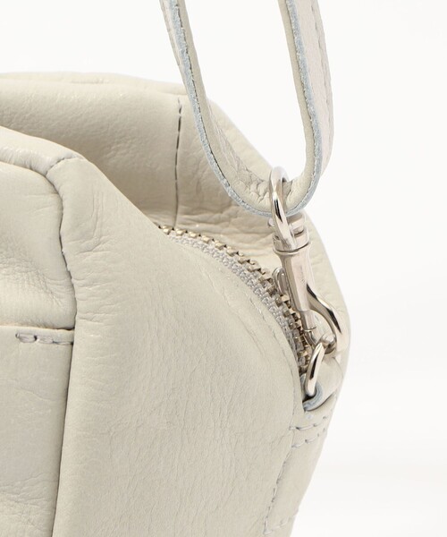 TOMORROWLAND （トゥモローランド）の「【一部別注】les basiques 2-WAY SOFT TOTE トートバッグ（ショルダーバッグ・レディース・チャコールグレー/ブラック/ライトグレー/ホワイト/ライトブルー・FREE）」の8枚目の写真