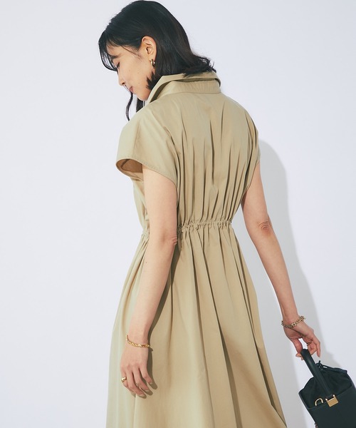 RIVE DROITE（リヴドロワ）の「スキッパーネックギャザーワンピース（ワンピース・レディース・ベージュ/ネイビー・FREE）」の13枚目の写真