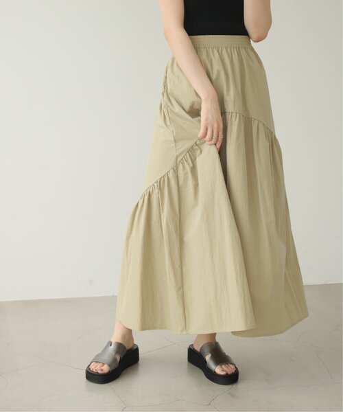 RAY CASSIN（レイカズン）の「アシンメトリーボリュームスカート（スカート・レディース・ベージュ/ブラック/オフホワイト・FREE）」の3枚目の写真