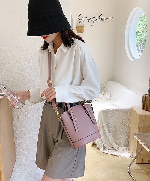 LA VORAGINE(ラ ヴォラジネ)の「2wayバケツ型ショルダーバッグ(ショルダーバッグ・レディース・ブラウン/モカ/ベージュ/パープル/ブラック/アイボリー・FREE)」の9枚目の写真