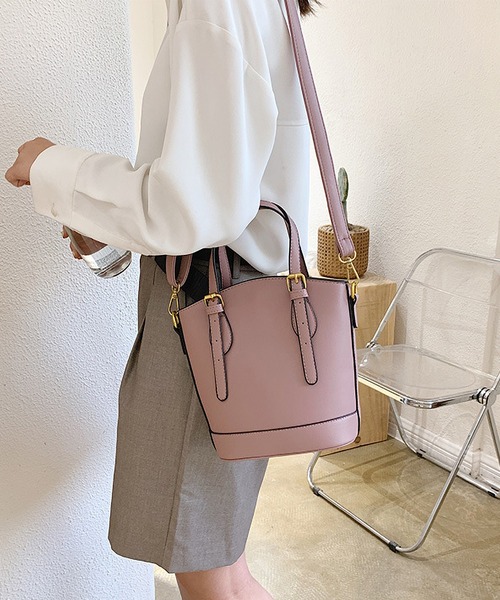 LA VORAGINE(ラ ヴォラジネ)の「2wayバケツ型ショルダーバッグ(ショルダーバッグ・レディース・ブラウン/モカ/ベージュ/パープル/ブラック/アイボリー・FREE)」の10枚目の写真