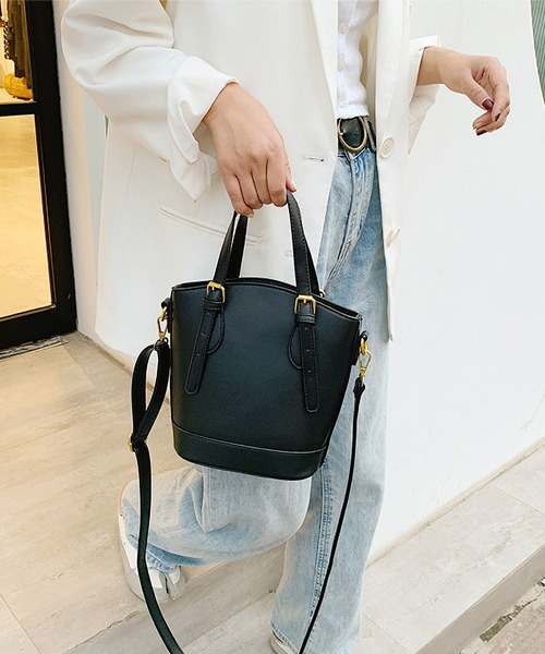 LA VORAGINE(ラ ヴォラジネ)の「2wayバケツ型ショルダーバッグ(ショルダーバッグ・レディース・ブラウン/モカ/ベージュ/パープル/ブラック/アイボリー・FREE)」の12枚目の写真
