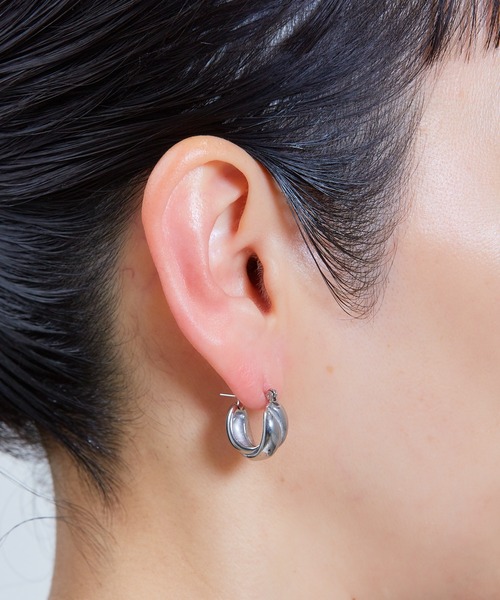 Zoule(ゾーラ)の「Zoule ゾーラ:stainless P-10 ステンレスピアスフープピアス(ピアス(両耳用)・レディース・シルバー/ゴールド・FREE)」の8枚目の写真