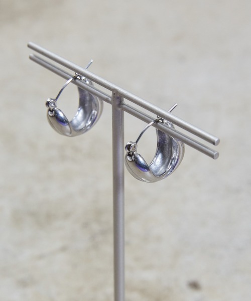 Zoule(ゾーラ)の「Zoule ゾーラ:stainless P-10 ステンレスピアスフープピアス(ピアス(両耳用)・レディース・シルバー/ゴールド・FREE)」の10枚目の写真