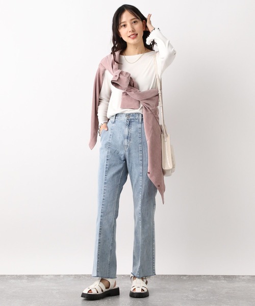 GLOBAL WORK(グローバルワーク)の「GOODデニムフレアパンツ/904774(デニムパンツ・レディース・ブルー/ネイビー/ライトブルー・SMALL/MEDIUM/LARGE/XS)」の4枚目の写真