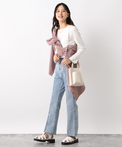 GLOBAL WORK(グローバルワーク)の「GOODデニムフレアパンツ/904774(デニムパンツ・レディース・ブルー/ネイビー/ライトブルー・SMALL/MEDIUM/LARGE/XS)」の7枚目の写真