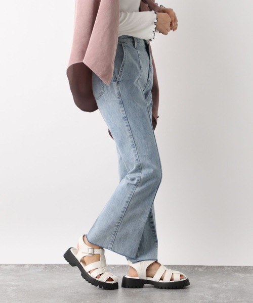 GLOBAL WORK(グローバルワーク)の「GOODデニムフレアパンツ/904774(デニムパンツ・レディース・ブルー/ネイビー/ライトブルー・SMALL/MEDIUM/LARGE/XS)」の11枚目の写真