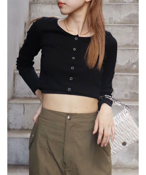 EVRIS（エヴリス）の「フロントボタンロングスリーブトップス（Tシャツ/カットソー・レディース・パープル/グレー/ホワイト/ブラック・FREE）」の13枚目の写真