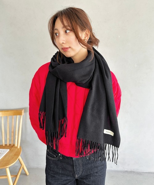 un+frame(アンフレーム)の「simple stall muffler/シンプル無地大判ストールマフラー(マフラー・レディース・ベージュ/アイボリー/ブラック/グレイッシュベージュ/ブルー/ライトグレー/レッド・FREE)」の8枚目の写真