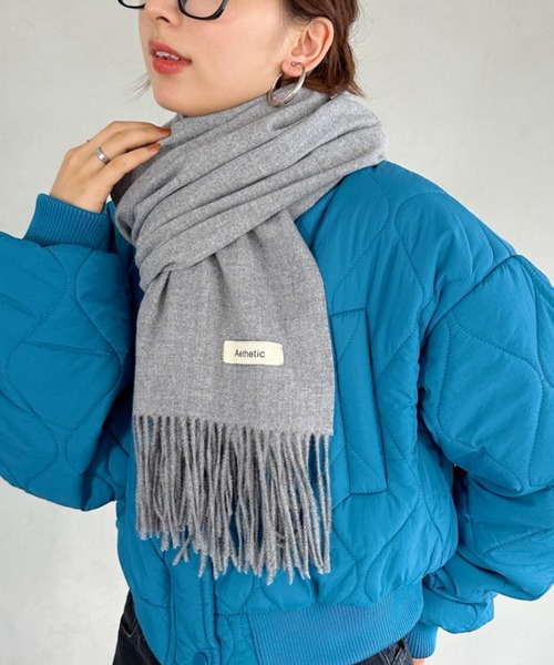 un+frame(アンフレーム)の「simple stall muffler/シンプル無地大判ストールマフラー(マフラー・レディース・ベージュ/アイボリー/ブラック/グレイッシュベージュ/ブルー/ライトグレー/レッド・FREE)」の10枚目の写真