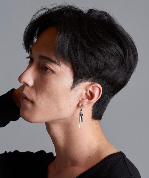 NO ID.（ノーアイディ）の「スクエアバーフェイクピアス（ピアス（片耳用）・メンズ・シルバー・ONE SIZE）」の13枚目の写真