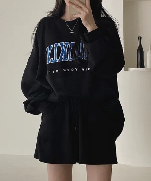 MYMOOD.（マイムード）の「【上下2点セット】カレッジロゴ スウェットセットアップ ルームウェア（その他ルームウェア・レディース・ブラック/ブルー/モカ・FREE）」の5枚目の写真