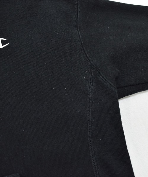 Champion(チャンピオン)の「【ヴィンテージ古着】Y2K Champion / チャンピオン リバースウィーブ ロゴ刺繍 スウェットパーカー(パーカー・メンズ・ブラック・MEDIUM)」の8枚目の写真