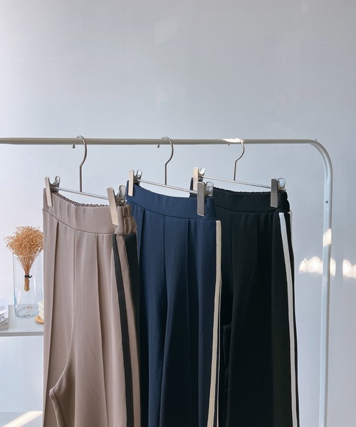 AS KNOW AS plus（アズノゥアズプラス）の「☆らくちんサイドライントラックパンツ（その他パンツ・レディース・ブラック/モカ/ネイビー・FREE）」の12枚目の写真