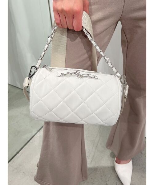 GYDA(ジェイダ)の「キルティング Cylinder バッグ(ハンドバッグ・レディース・ブラック/オフホワイト・FREE)」の1枚目の写真