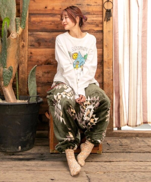 チャイハネ(チャイハネ)の「【チャイハネ】Amina×POP FIRE ポップティTシャツ(Tシャツ/カットソー・レディース・パープル/イエロー/ターコイズブルー/ホワイト/ブラウン・FREE)」の8枚目の写真