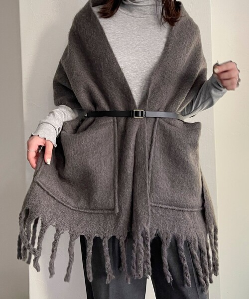 fredy emue（フレディエミュ）の「ポケ付きフリンジストール（ストール/ショール・レディース・キナリ/ラベンダー/チャコールグレー・FREE）」の3枚目の写真