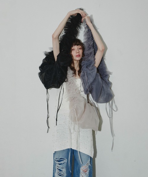 J1U by LA BELLE ETUDE（ジユウバイラベルエチュード）の「ギャザーフリルチュールドロストバッグ（ショルダーバッグ・レディース・ホワイト/ブラック/グレー・FREE）」の16枚目の写真