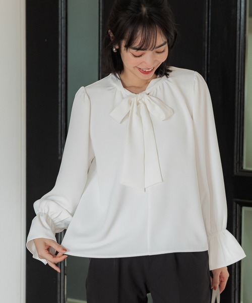 coca（coca）（コカ）の「ボウタイブラウス/UVカット/防シワ/イージーケア（シャツ/ブラウス・レディース・ホワイト/ライトブルー・M/L）」の2枚目の写真