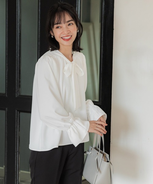 coca（coca）（コカ）の「ボウタイブラウス/UVカット/防シワ/イージーケア（シャツ/ブラウス・レディース・ホワイト/ライトブルー・M/L）」の6枚目の写真