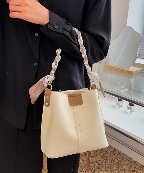 Miniministore(ミニミニストア)の「ショルダーバッグ 斜めがけ バケツバッグ(ショルダーバッグ・レディース・ライトベージュ/ブラック/ライトイエロー/ブラウン/ミント/ベージュ・FREE)」の9枚目の写真