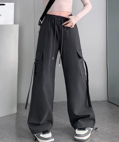 LADY LIKE(レディライク)の「ウエストゴムカーゴパンツ(カーゴパンツ・レディース・ブラック/ライトベージュ/グレー・M)」の3枚目の写真