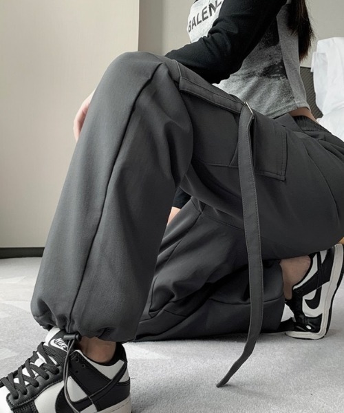 LADY LIKE(レディライク)の「ウエストゴムカーゴパンツ(カーゴパンツ・レディース・ブラック/ライトベージュ/グレー・M)」の8枚目の写真