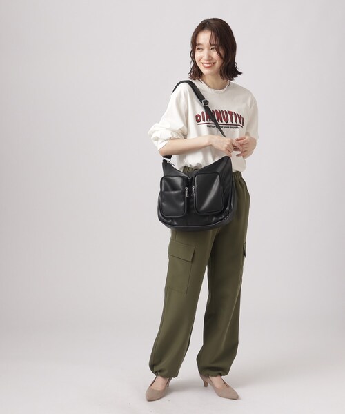SHOO・LA・RUE(シューラルー)の「◆立体2ポケットショルダーバッグ(ショルダーバッグ・レディース・ライトベージュ/ブラック/ブルー・00)」の15枚目の写真