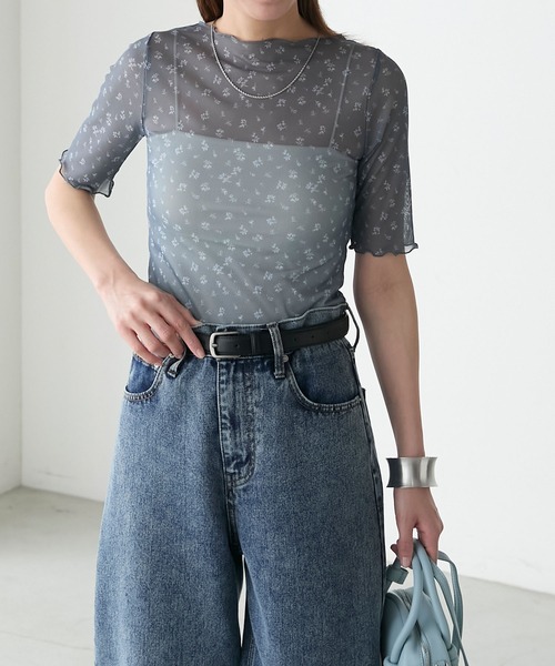 BONLECILL(ボンルシール)の「シアーメロー小花柄半袖プルオーバー/インナー(Tシャツ/カットソー・レディース・アイボリー/チャコールグレー/ライトグレー・FREE)」の8枚目の写真