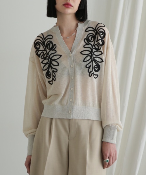 ROSE BUD(ローズバッド)の「エンブロイダリーシアーカーディガン(カーディガン/ボレロ・レディース・ホワイト系その他/グリーン/ブラック・FREE)」の2枚目の写真