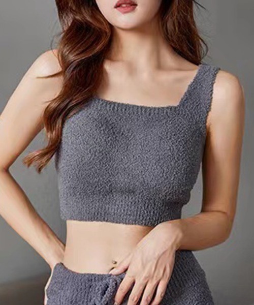 Miniministore(ミニミニストア)の「ニットタンクトップカップ付き ボアキャミ(タンクトップ・レディース・ブラック系1/アイボリー系1/ブラック系/ブルー系/ブルー系1/ブラウン系1/グレー系/アイボリー系/レッド系/ブラウン系/レッド系1/グレー系1・L/M)」の3枚目の写真