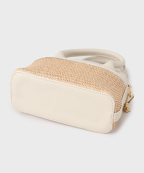 GALLEST（ギャレスト）の「◆【AULENTTI】コンビショルダーバッグ（ショルダーバッグ・レディース・ブラック/ベージュ・00）」の7枚目の写真