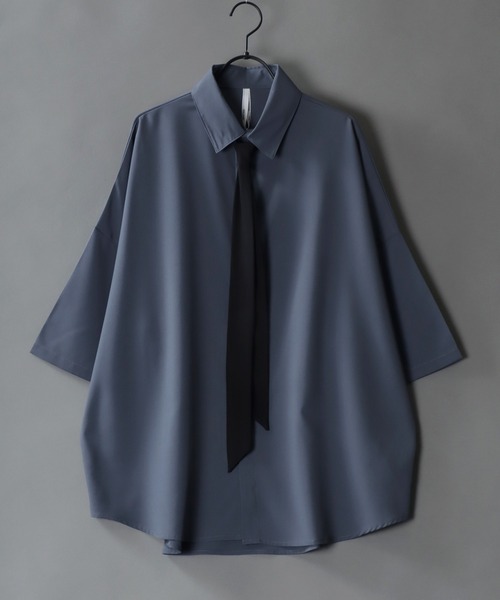 SITRY(シトリー)の「Wide Dress Shirt with Tie/ネクタイ付き ワイド 半袖 ドレスシャツ(シャツ/ブラウス・メンズ・チャコールグレー/ホワイト/ブラック・L/M/XL)」の1枚目の写真