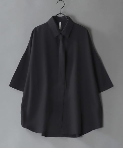 SITRY(シトリー)の「Wide Dress Shirt with Tie/ネクタイ付き ワイド 半袖 ドレスシャツ(シャツ/ブラウス・メンズ・チャコールグレー/ホワイト/ブラック・L/M/XL)」の3枚目の写真