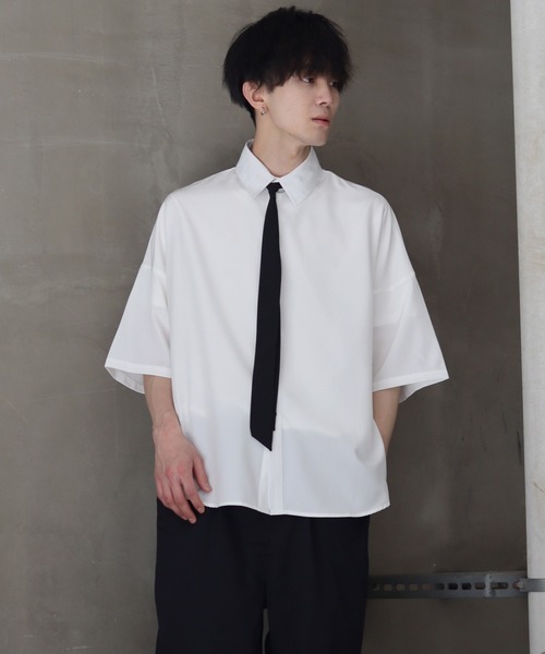 SITRY(シトリー)の「Wide Dress Shirt with Tie/ネクタイ付き ワイド 半袖 ドレスシャツ(シャツ/ブラウス・メンズ・チャコールグレー/ホワイト/ブラック・L/M/XL)」の5枚目の写真