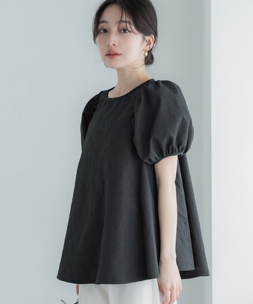 セール】【WEB限定セール】上品エンボスAラインパフスリーブブラウス