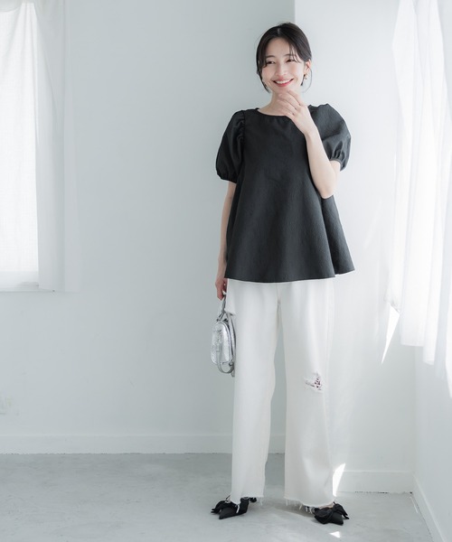 coca(coca)(コカ)の「【WEB限定セール】上品エンボスAラインパフスリーブブラウス(シャツ/ブラウス・レディース・ブラック/ピンク系その他・L/M)」の4枚目の写真
