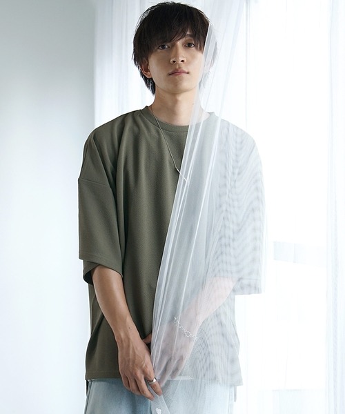 MinoriTY（マイノリティ）の「【MinoriTY】梨地ビッグドルマンスリットトレーナー Tシャツ 半袖カットソー メンズ 秋服 スウェット ビッグシルエット ルーズフィット オーバーサイズ 半袖Tシャツ プルオーバー 夏服（Tシャツ/カットソー・メンズ・ブルー/ブラック/オリーブ/ピンク/ライトグレー/サンドベージュ/チャコール・S/M/L）」の15枚目の写真