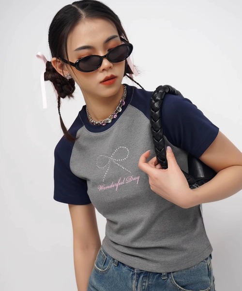A'GEM9(エージェムナイン)の「A'GEM/9 × .kom 『CORYSTUDIO/コリースタジオ』リボンラグラン半袖カットソー(Tシャツ/カットソー・レディース・グレー・S/M)」の11枚目の写真