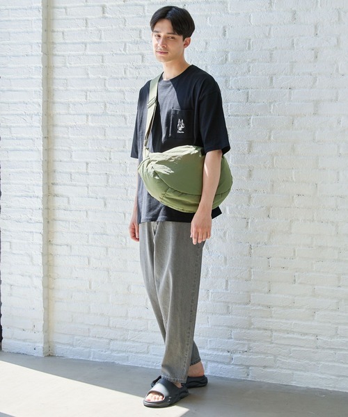 LAKOLE（ラコレ）の「ハーフムーンショルダーバッグ / 126712（ショルダーバッグ・メンズ・ブラック/カーキ/オフホワイト/グレー・FREE）」の5枚目の写真