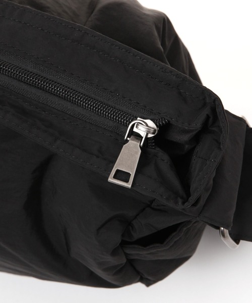 LAKOLE（ラコレ）の「ハーフムーンショルダーバッグ / 126712（ショルダーバッグ・メンズ・ブラック/カーキ/オフホワイト/グレー・FREE）」の15枚目の写真