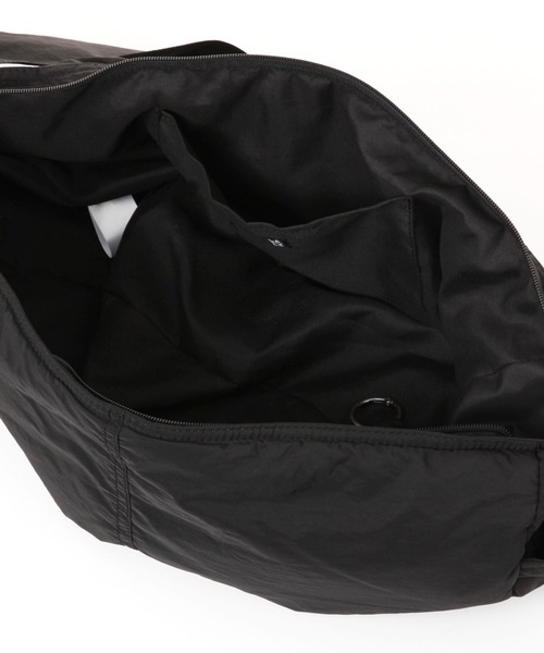 LAKOLE（ラコレ）の「ハーフムーンショルダーバッグ / 126712（ショルダーバッグ・メンズ・ブラック/カーキ/オフホワイト/グレー・FREE）」の17枚目の写真