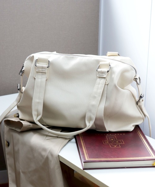 florist（フローリスト）の「【2WAY・大容量】ヴィーガンレザーシンプルボストンバッグ/トラベルバッグ（ボストンバッグ・レディース・オフホワイト/ブラック/キャメル・FREE）」の11枚目の写真