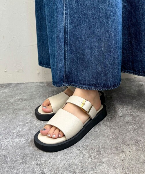 fredy emue（フレディエミュ）の「【REMME/レメ】フラットクッションスライドサンダル（サンダル・レディース・ブラック/オフホワイト・37/38）」の3枚目の写真