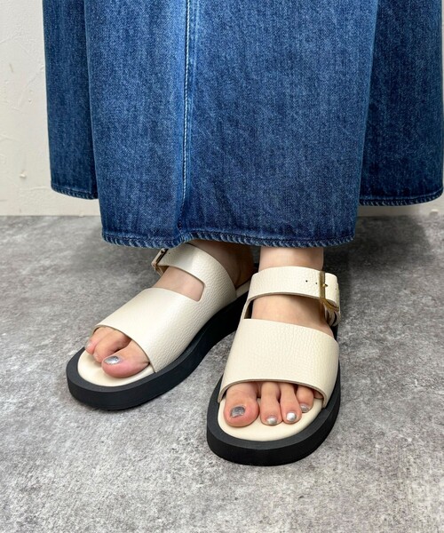 fredy emue（フレディエミュ）の「【REMME/レメ】フラットクッションスライドサンダル（サンダル・レディース・ブラック/オフホワイト・37/38）」の11枚目の写真