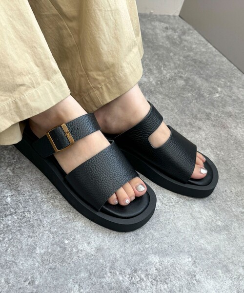 fredy emue（フレディエミュ）の「【REMME/レメ】フラットクッションスライドサンダル（サンダル・レディース・ブラック/オフホワイト・37/38）」の8枚目の写真