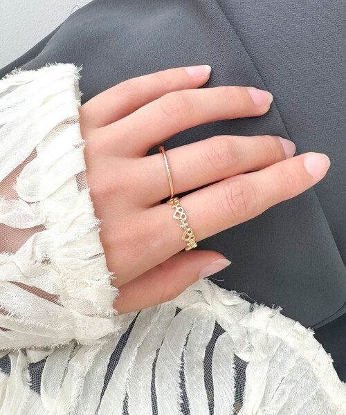 fredy emue（フレディエミュ）の「ハートチェーン２連リング（リング・レディース・シルバー/ゴールド・FREE）」の2枚目の写真