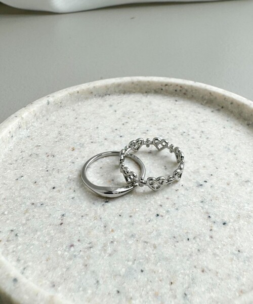 fredy emue（フレディエミュ）の「ハートチェーン２連リング（リング・レディース・シルバー/ゴールド・FREE）」の7枚目の写真