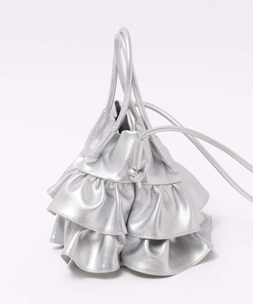 mysty woman(ミスティウーマン)の「レザーフリルバッグ 142298(ショルダーバッグ・レディース・シルバー/ブラック・FREE)」の8枚目の写真